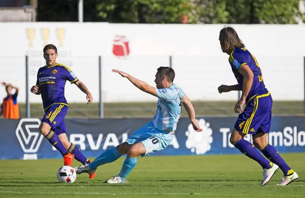 V četrtfinalu pokalnega tekmovanja se obeta derbi med 
Gorico in Mariborom.