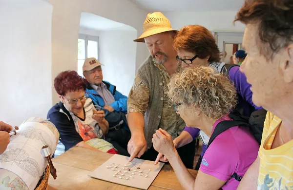 Turistično društvo Zakojca je  domačijo poživilo z dejavnostmi iz Bevkovih otroških let.