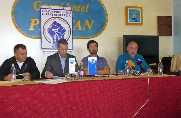 V civilni fronti Vstala Primorska so ogorčeni nad ravnanjem 
poslancev SD in Desusa.