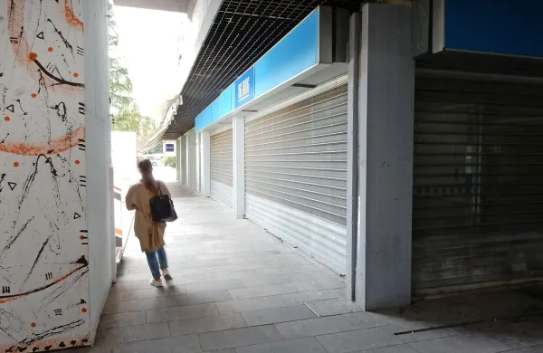   Med listo Goriška.si in županom se spet iskri zaradi prostorov nekdanjega Daimonda. Če bo stroka  ocenila, da 
so primerni za tržnico, bo tam tržnica, poudarja župan. Kar pomeni, da svetniki o tem ne bodo odločali.
