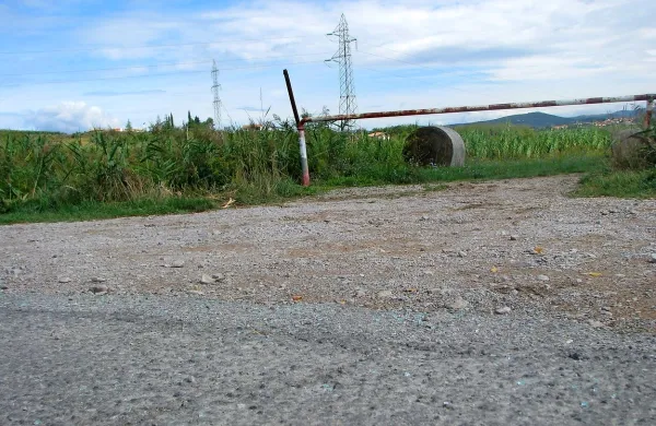 Posul jim je steklene drobce