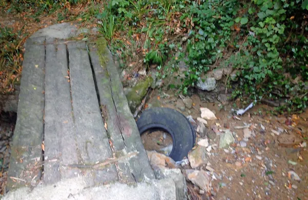 Pot oči&scaron;čena, prehod &scaron;e prepovedan