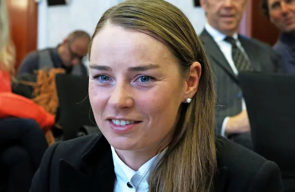 Čeprav vsebine novinarske konference ni razkrila, pa bo 
slovenska smučarska kraljica bržkone tik pred uradnim 
začetkom sezone sporočila odločitev o nadaljevanju tekmovalne poti.