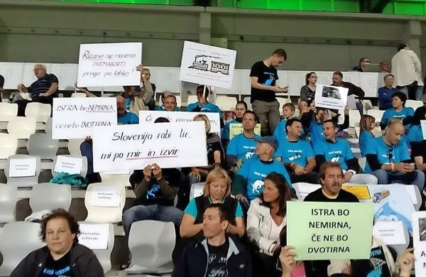 &ldquo;Če gremo do boga, bo dvotirna proga&rdquo;