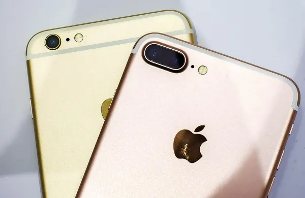 V Sloveniji je treba za osnovni model iphone 7 odšteti 779 
evrov, za najzmogljivejšo različico 7 Plus pa 1139 evrov.