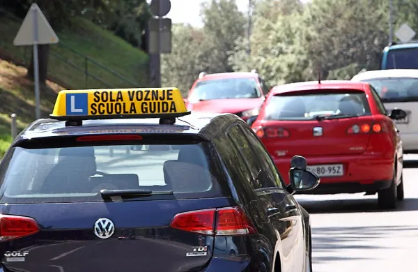 Slovenske šole vožnje bodo verjetno kmalu dobile konkurenco iz drugih držav.