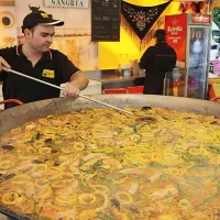 700.000 ljudi, jedi z vsega sveta, zmagala pa je pleskavica (foto)