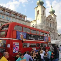700.000 ljudi, jedi z vsega sveta, zmagala pa je pleskavica (foto)