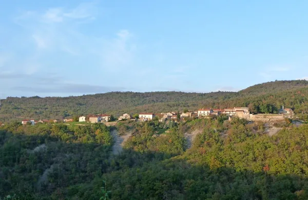 Vodovod Vrhe  ni bil edini projekt, katerega potek je na 
sodišču zmotil obe strani.