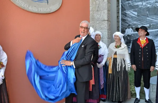 V Križu pri Trstu so slovesno odprli nov muzej ribištva. Tablo 
je odkril Franco Cossutta, predsednik muzeja.