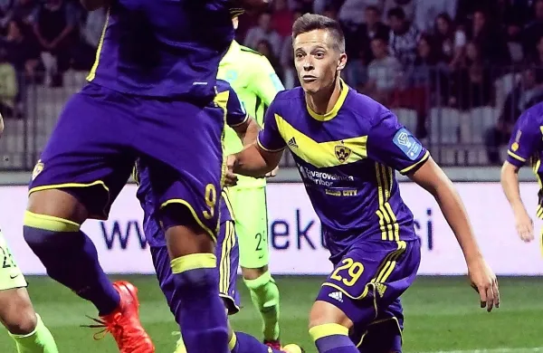 Matej Palčič (št 29) je bil podajalec Marcosu Tavaresu (v 
skoku) za gol na Bonifiki.