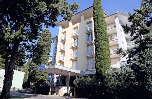 Kdo je za hotel Marita pripravljen odriniti dobrih šest milijonov 
evrov?