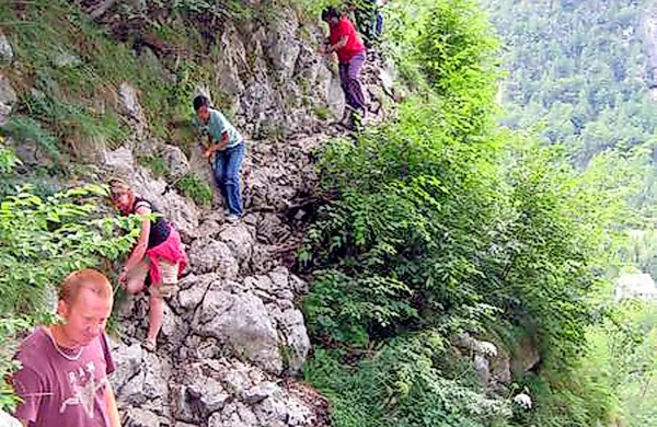  Nezavarovano pot do izvira Soče bodo ogradili. 