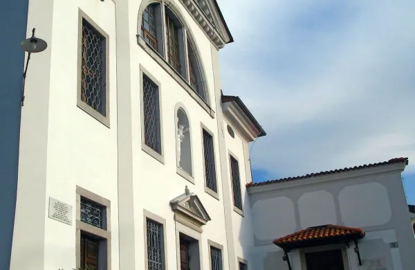 Frančiškanski samostan, zadnje počivališče zadnjih Burbonov.