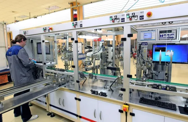 Hidria s skupino Renault-Nissan že sodeluje na področju 
inovativnih rešitev za pogone električnih hibridov, francosko-japonski koncern pa je med vodilnimi proizvajalci 
električnih avtomobilov na svetu.
