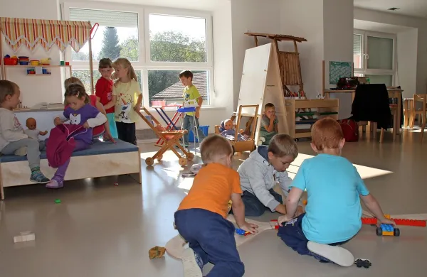 Malčki na Colu se igrajo  v povsem prenovljenih prostorih.