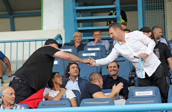 Medtem ko so drugi državni svetniki v sredo razpravljali o petindvajsetkah, je Boris Popovič 
“užival” na tribunah novogoriškega Športnega parka.