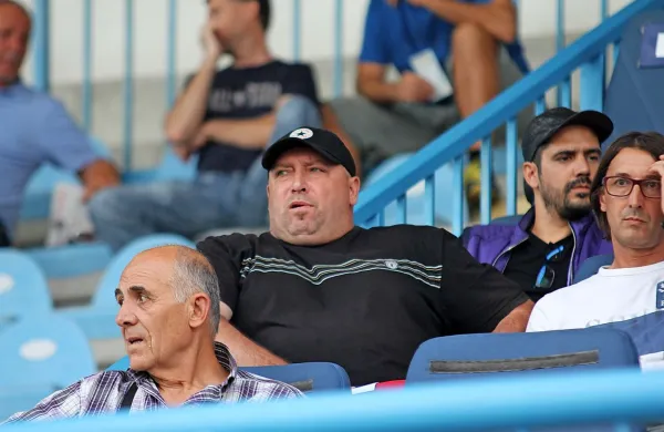 Igor Pamić je na novogoriški tribuni pozorno spremljal igro 
nogometašev Kopra.