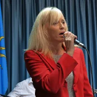 Ministrica za obrambo na komemoraciji v Pobegih