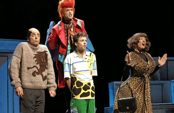 V živopisnih koprsko-novogoriških Živalskih novicah nastopajo (z leve) Igor Štamulak, Rok Matek, Andrej Zalesjak 
in Medea Novak.  