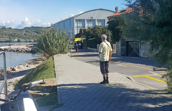 Na izolski pasji plaži so okrog 14. ure prijeli enega od članov 
kriminalistične združbe