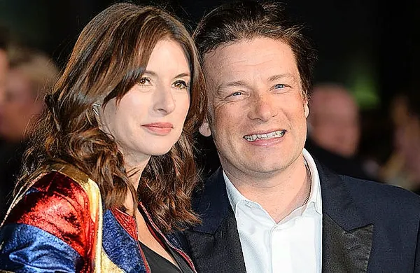 Britanski zvezdniški kuhar Jamie Oliver si je nakopal jezo 
Špancev, potem ko je v tradicionalno špansko riževo jed 
paella vključil chorizo, vrsto španske klobase.