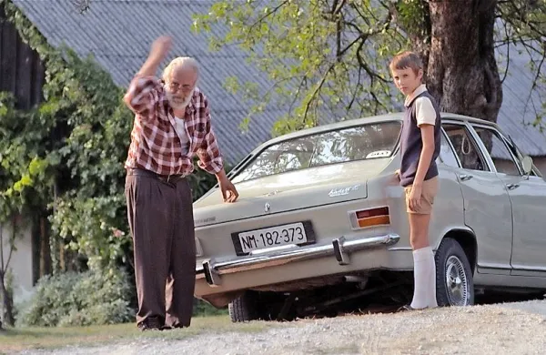 Letošnji dobitnik Borštnikovega prstana za življenjsko delo je 
igralec Dare Valič.