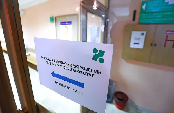 Razpis za zaposlitev brezposelnih od 30. do 49. leta podalj&scaron;an