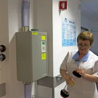 Sežanska bolni&scaron;nica bogatej&scaron;a za nov laboratorij in lekarno