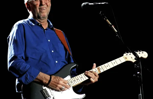 Stonesom  se je pri dveh skladbah pridružil tudi kitarist Eric 
Clapton, ki je tedaj snemal v sosednjem studiu.