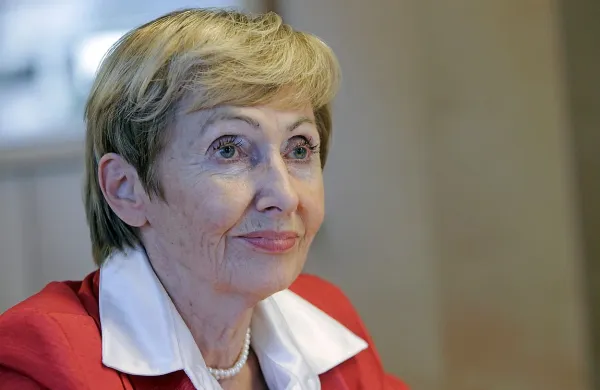 Ministrica za zdravje Milojka Kolar Celarc v javni predstavitvi 
mnenj ne vidi dodane vrednosti.