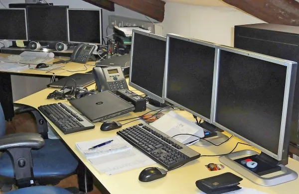 Računalniško poslovanje prinaša določena tveganja, zato je 
treba upoštevati vse varnostne protokole.