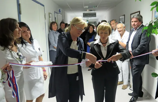 Tako sta direktorica Silvana Šonc in ministrica za zdravje 
Milojka Kolar Celarc uradno odprli prenovljene prostore