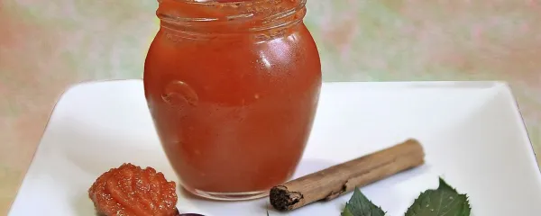 Paramelada - marmelada iz paradižnika, korenja in jabolk. 