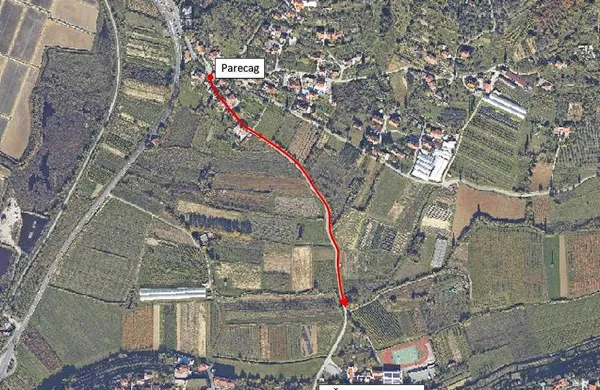 Z rdečo je označen odsek ceste, na katerem bo od petka 
veljala enosmerna prometna ureditev.