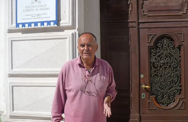 Al Smith končal gladovno stavko
