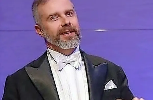 Vodja in ustanovitelj poljskega simfoničnega orkestra je 
dirigent, skladatelj in aranžer Piotr Oleksiak.
