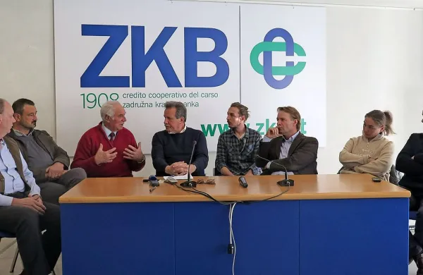 Na predstavitvi dejavnosti kmetov tržaškega Krasa so svoje izkušnje delili: Edi Zobec, Dario Zidarič, Alojz Debelis, Dušan 
Udovič (povezovalec programa), Ilija Ota, Franc Fabec, Sidonja Radetič in Andrej Bole.