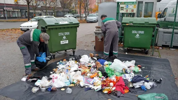 Zbiranje in odvoz  smeti na ožjem Goriškem naj bi bilo kmalu urejeno na podlagi koncesij.  