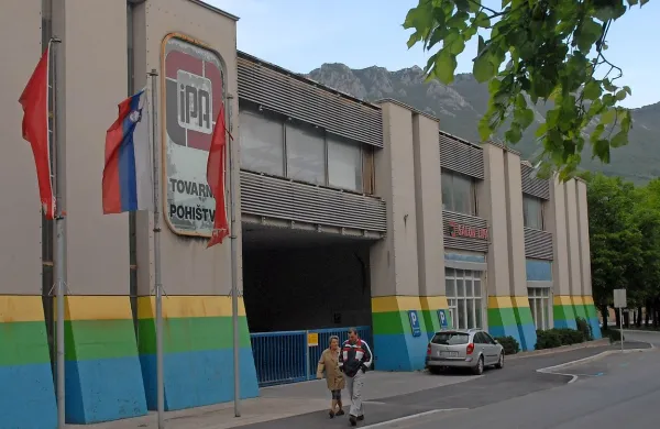 Ena od “fabrik, ki je šla”, je tudi nekdanji ajdovski ponos Lipa. 

