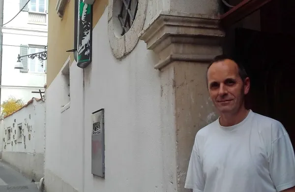 &ldquo;To ni način! Morali bi nas obvestiti.&rdquo;
