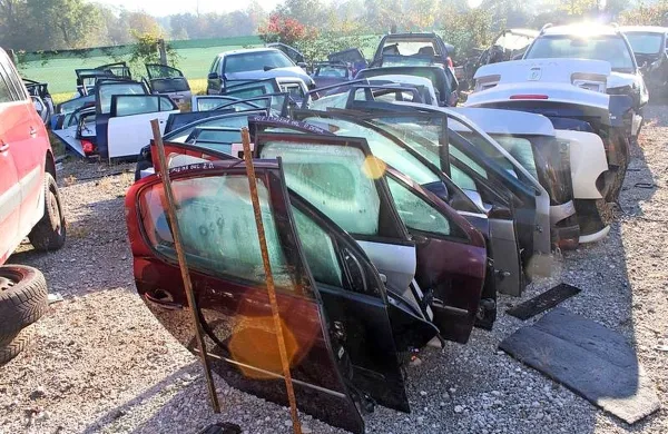 V zaključni akciji so zasegli več kot 240 različnih delov, pa tudi nekatera še cela vozila.