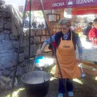 Pečen kostanj, kostanjeva torta in &scaron;e mnogo drugega