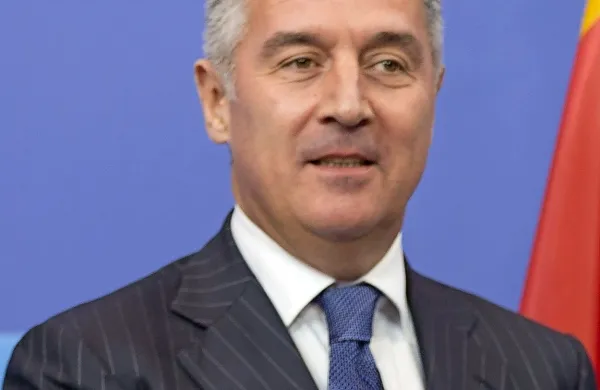 Črnogorski premier in vodja Demokratske stranke socialistov 
Milo Đukanović je razglasil zmago svoje stranke na  parlamentarnih volitvah.