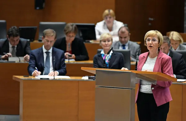 Ministrica za zdravje Milojka Kolar Celarc je včeraj zavračala 
očitke iz interpelacije.