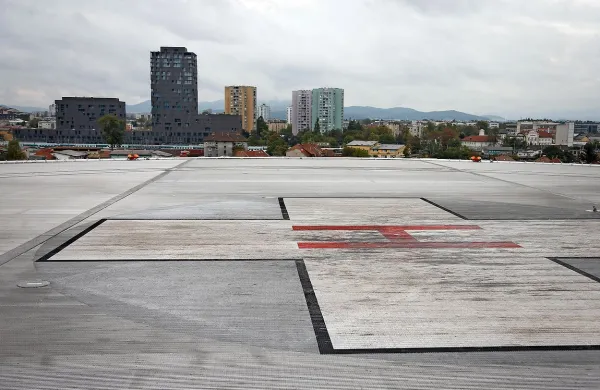  Heliport Univerzitetnega kliničnega centra  Ljubljana bo do 
nadaljnjega zaprt. Med nedavno vajo so namreč odkrili  
pomanjkljivosti, ki jih je treba čim prej odpraviti.