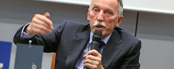 France Arhar: “Tisti, ki imajo denar, ne trošijo, tisti, ki bi 
trošili, pa nimajo denarja.” 
