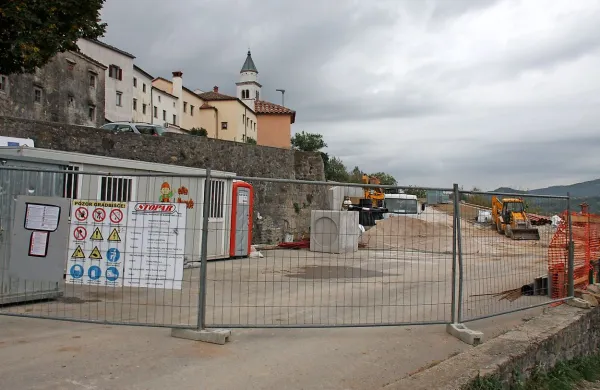 Parkiri&scaron;če bo kmalu nared