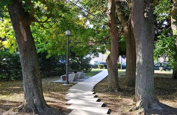 Uredili so park pri ladjedelnici