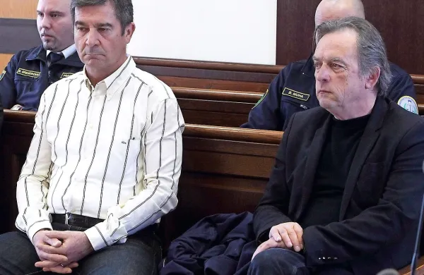 Višji sodniki so potrdili sodbo, po kateri bi morala Robert 
Časar in Marjan Mikuž Luki Koper plačati 2,24 milijona evrov 
odškodnine.